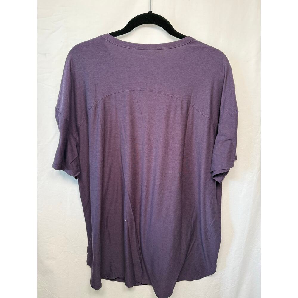 Old Navy Cloud 94 Soft Go Dry Performance Tops, Bundle of 2 - Size Large - Picture 3 of 7